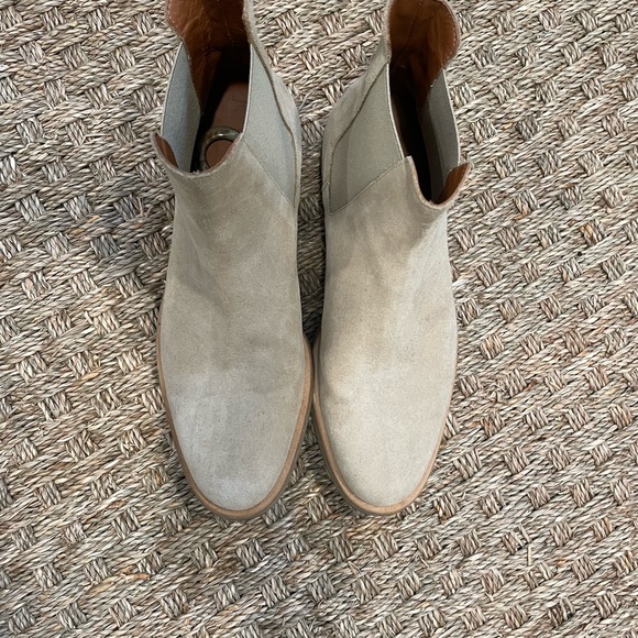 Common Projects Suede Chelsea Boots (desert sand) - Picture 4 of 5